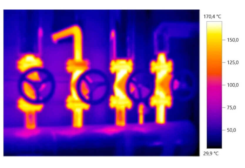 Termografía de cuatro válvulas de compuerta