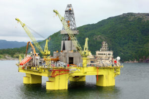1541 offshore oil rig norway shutterstock