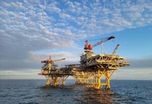 1554 offshore oil rig mexico shutterstock 2230253135