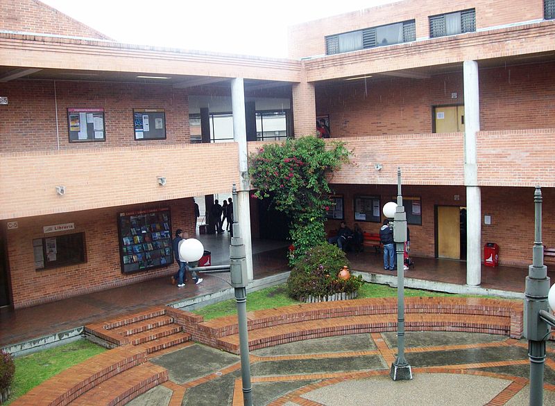 1805 Escuela Colombiana de Ingenieria Julio Garavito interna