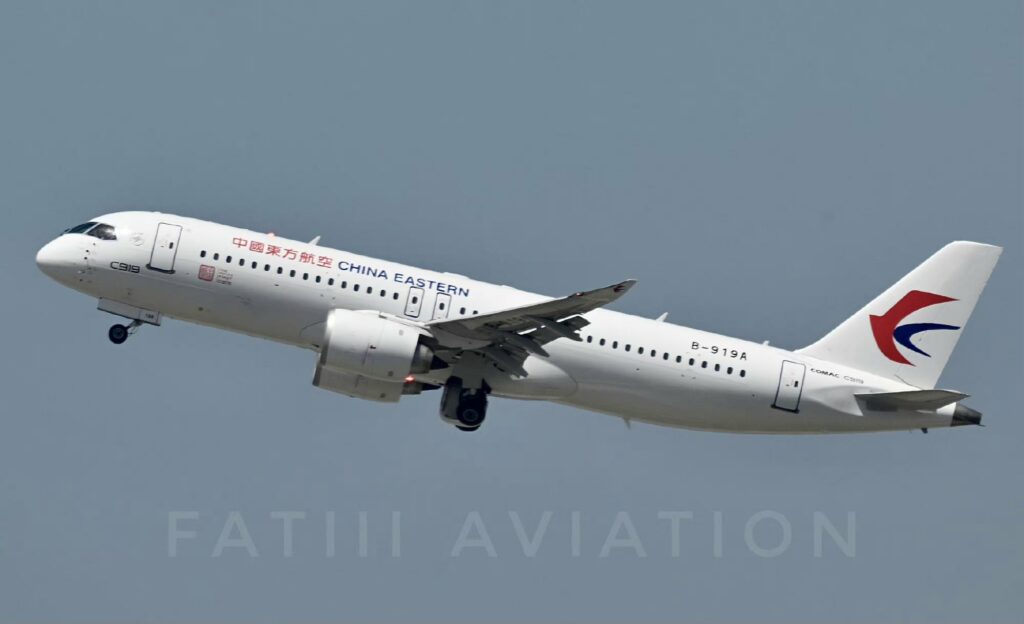1889 avion chino C919 interna 3