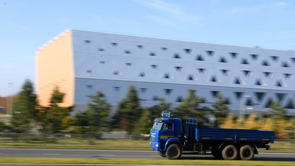 1936 GAZPROM Camiones KAMAZ no tripulados rusos comienzan a circular en el Artico 1