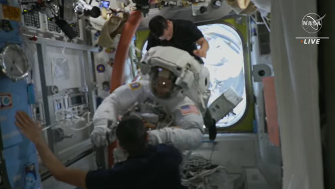 1956 astroanutas de la NASA paneles solares EEI 3