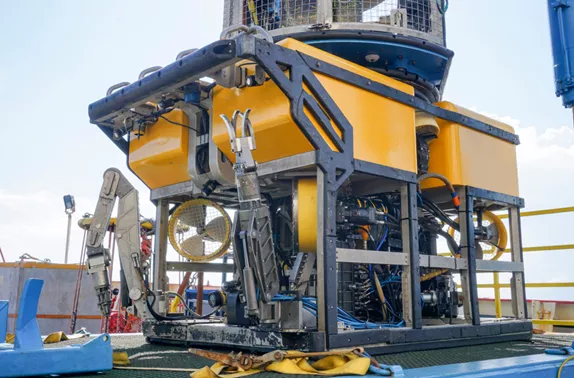 ROVs and Mini-ROVs: State-of-the-art inspection and maintenance of complex structures