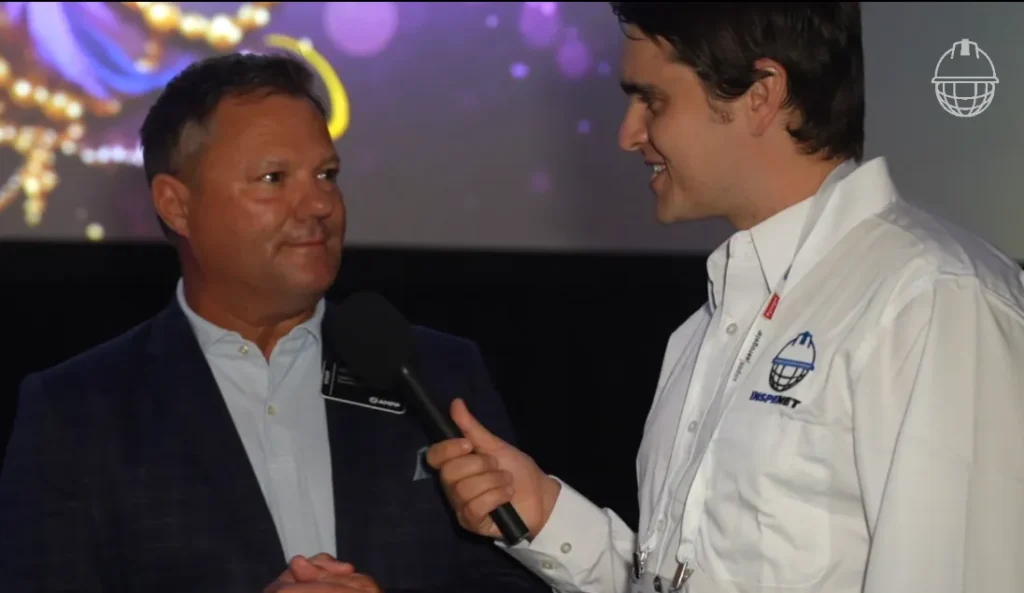 Alan Thomas durante evento AMPP 2024