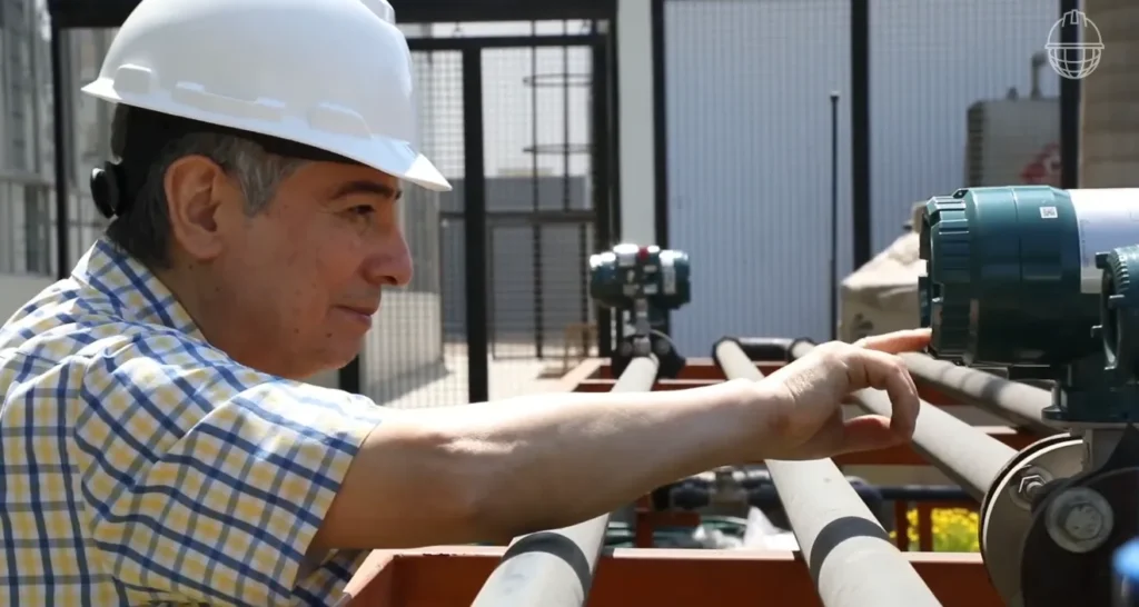 Real-time pipeline monitoring.