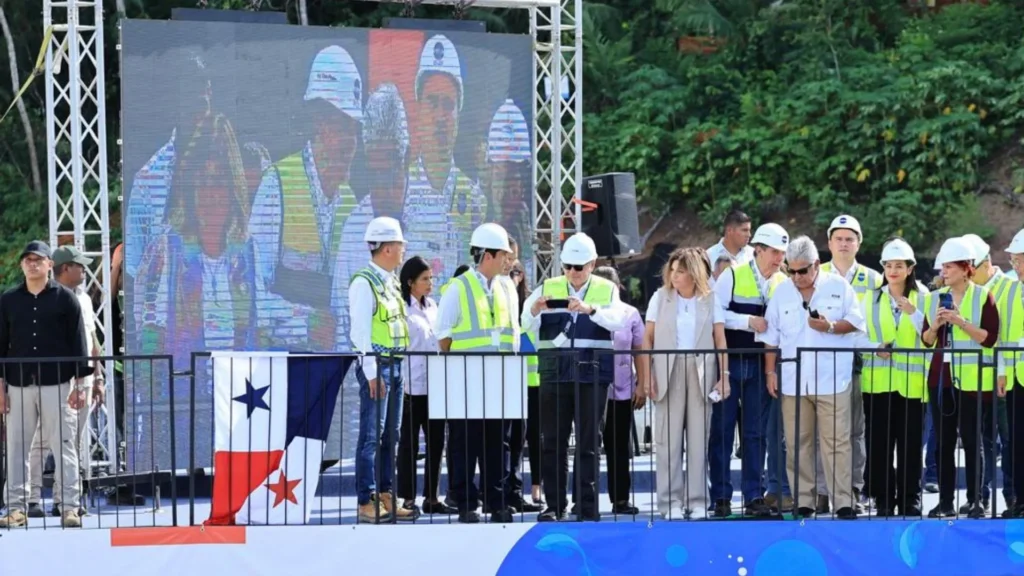 Acto inaugural de la excavación