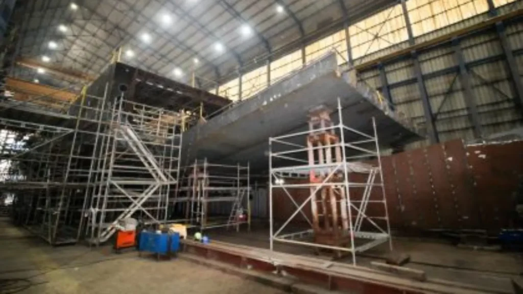 El primer crucero hibrido de America alcanza un 34 de avance estructural Magellan Discoverer