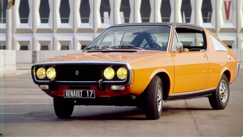 R17 Electroc vs la versión clásica del Renault 17