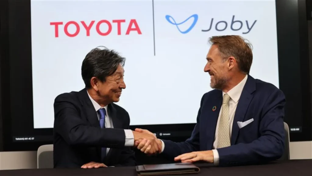 Ceremonia de firma con Joby. Fuente: Toyota