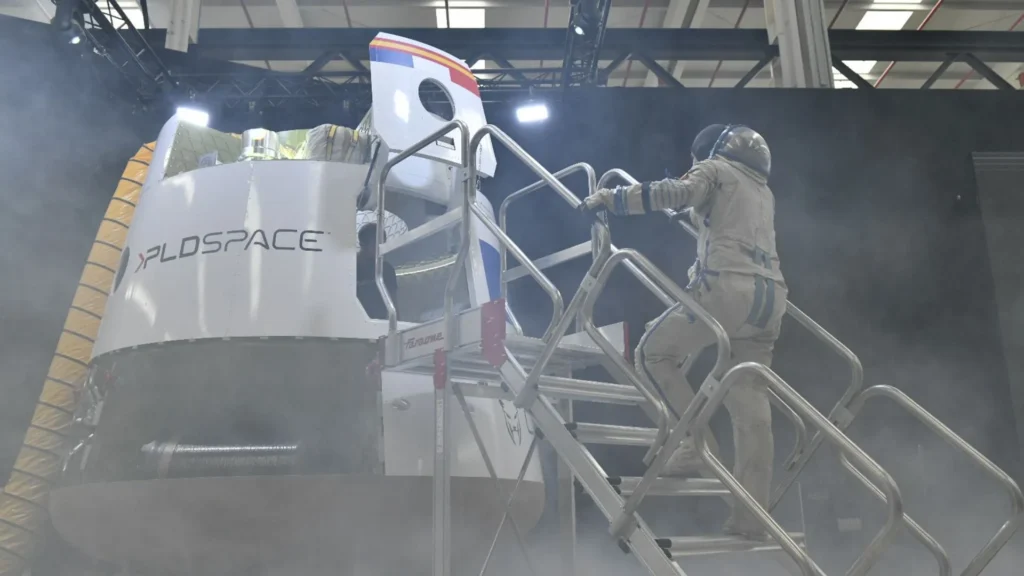 Space capsule