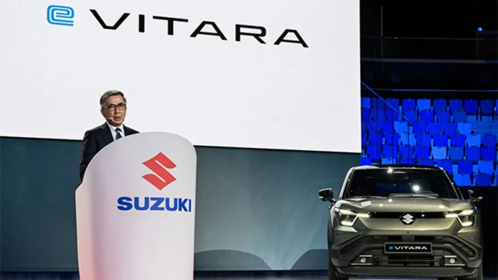 Toshihiro Suzuki en discurso