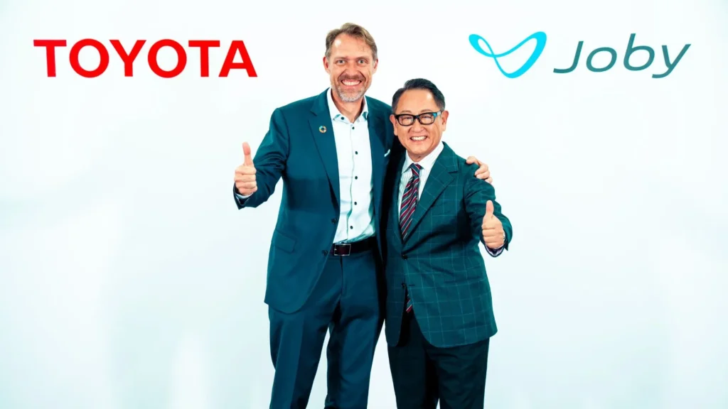 Representantes de Toyota y Joby en el vuelo de prueba