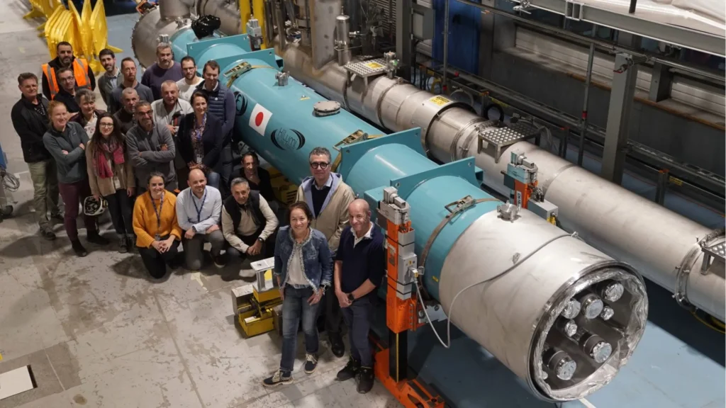 imagen del imán del Gran Colisionador de Hadrones