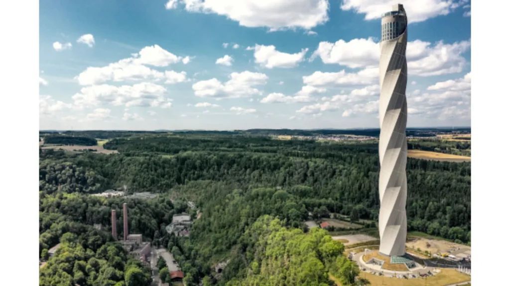 Vista de afuera del TK Elevator Test Tower