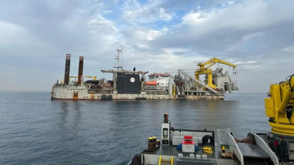 Willem Van Rubroeck dredger in Senegal
