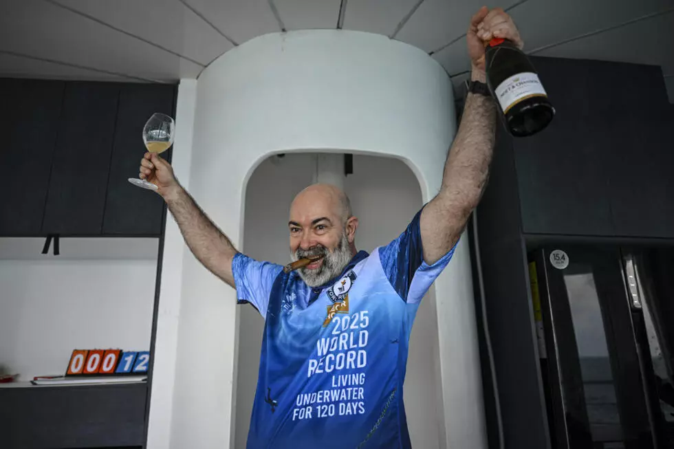 Rüdiger Koch paso 120 días bajo el agua