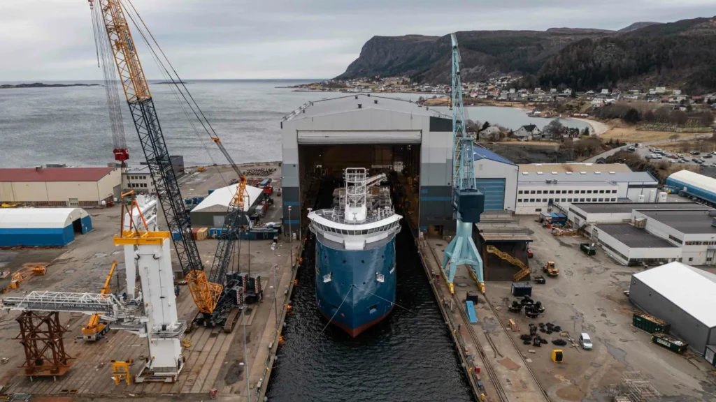 Yno 320 ship