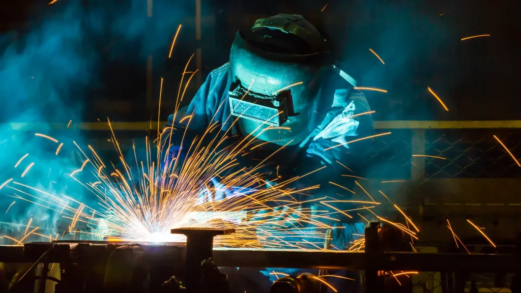 Soldadores cualificados por la American Welding Society (AWS)