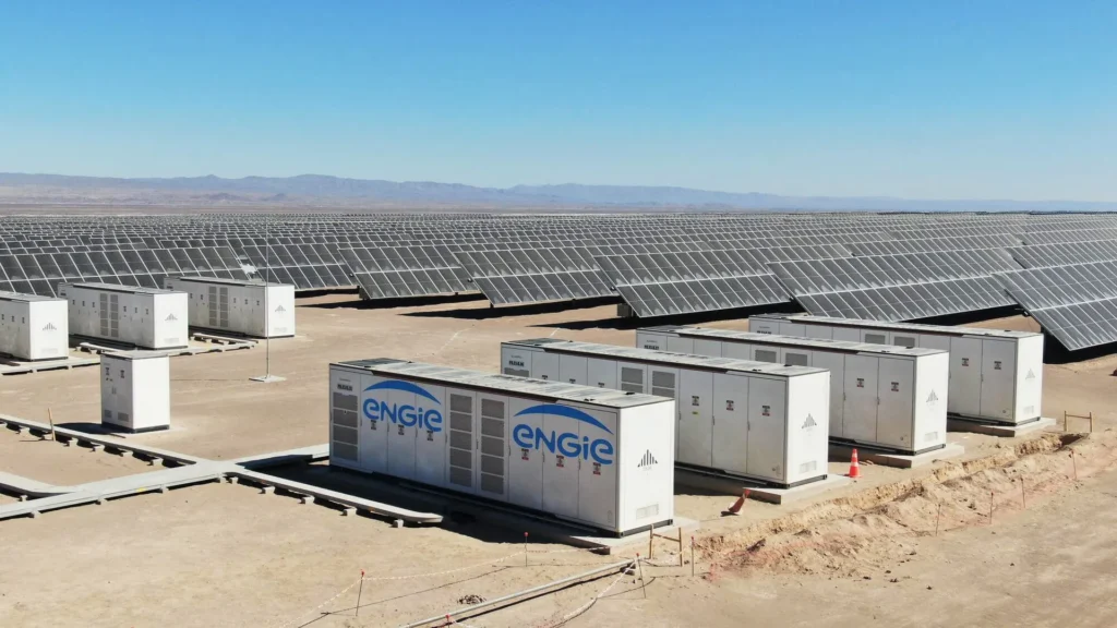 Aerial view of a BESS battery system next to a solar plant operated by ENGIE, an example of energy storage in Latin America.