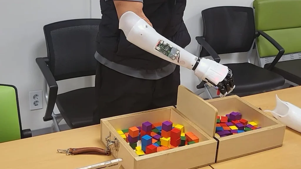 Robotic hand in testing