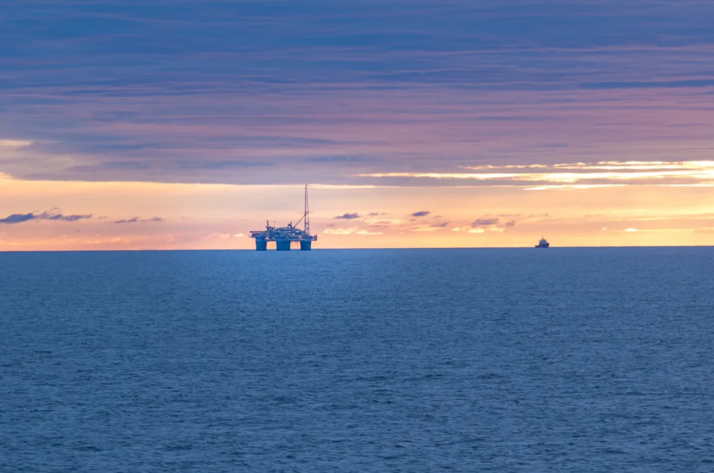 Plataforma petrolera que representa la alianza de Vår Energi y TechnipFMC