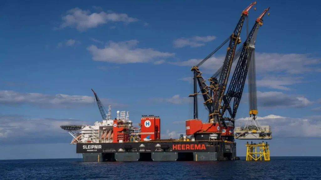 OTM doble de Siemens Energy en buque grúa