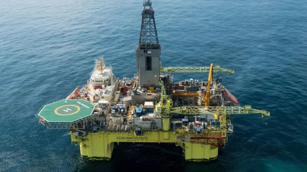 Plataforma de perforación utilizada en el descubrimiento de petróleo y gas