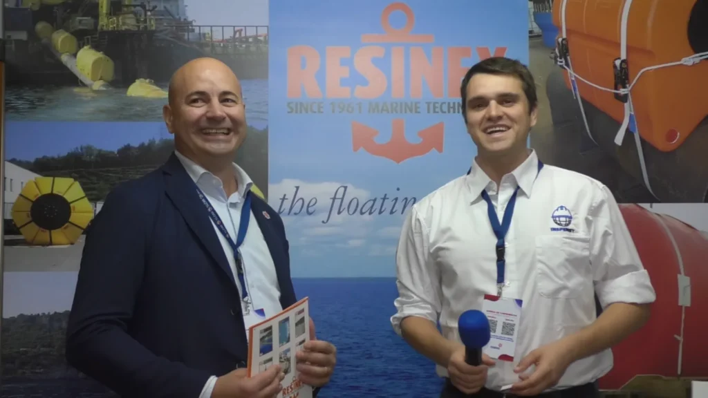 Mario Suardi, Project Manager at RESINEX, during an interview with the Inspenet team at the SLOM 2025 event in Panama City.