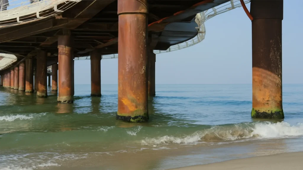 Corrosión en los pilotes del muelle