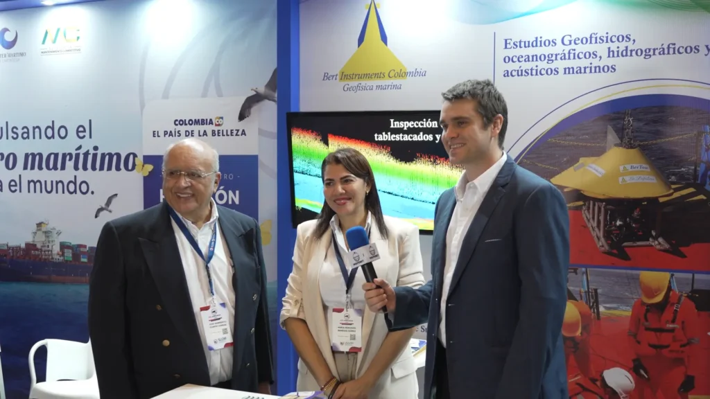 Interview with Humberto Guarín and María Mercedes Barrios during the SLOM 2025 event, presenting developments in underwater technology and marine geophysics.