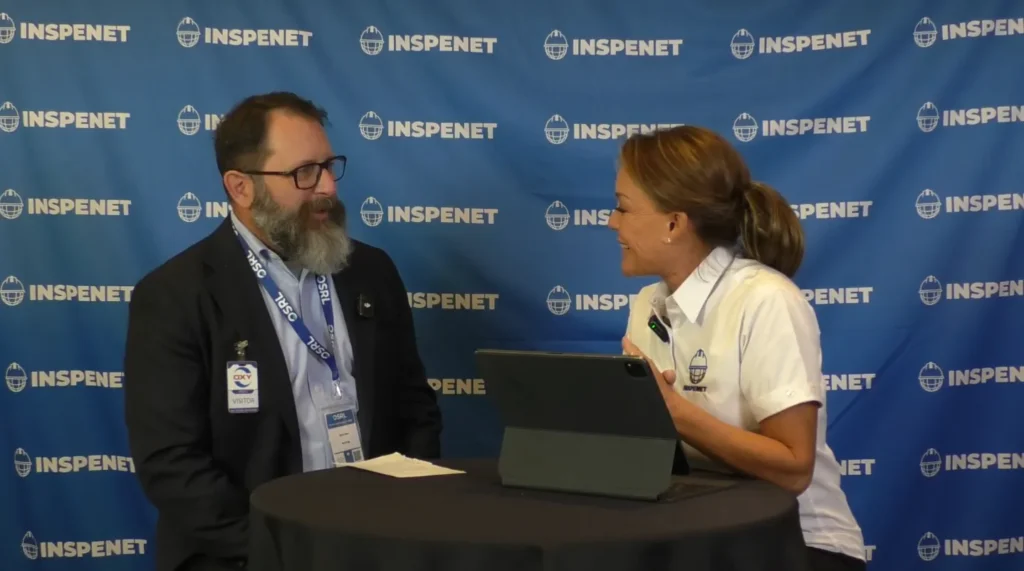 John Hark, director de chartering en Bertling North America, en una entrevista con Inspenet durante OSRL 2025, representando a Bertling Logistics en el contexto de la logística para emergencias energéticas.