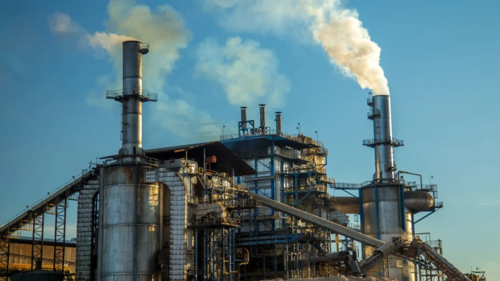 Refiner&iacute;a petrolera procesando crudo venezolano en India.