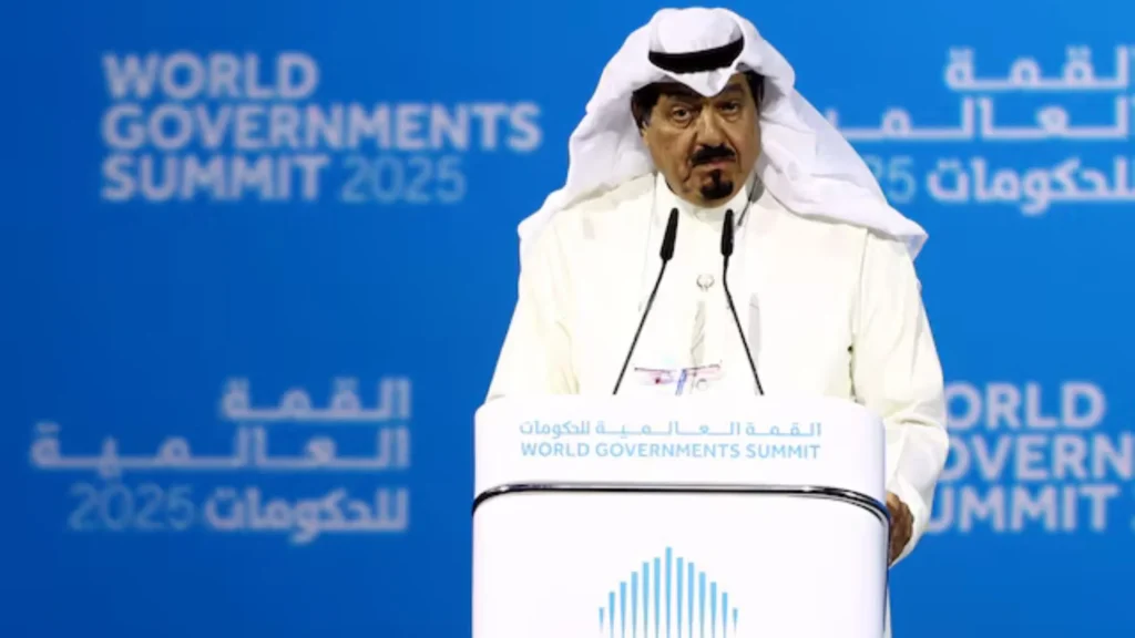 Primer ministro de Kuwait en la Cumbre Mundial de Gobiernos 2025 anunciando iniciativas de Kuwait Petroleum Corporation.