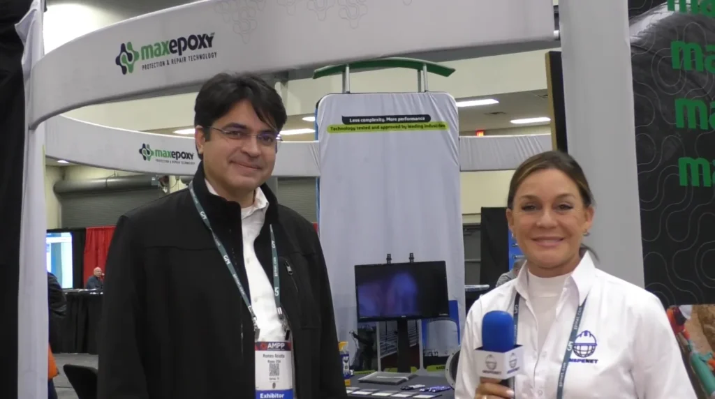 Entrevista sobre seguridad industrial con experto en tecnolog&iacute;a durante AMPP 2026. 