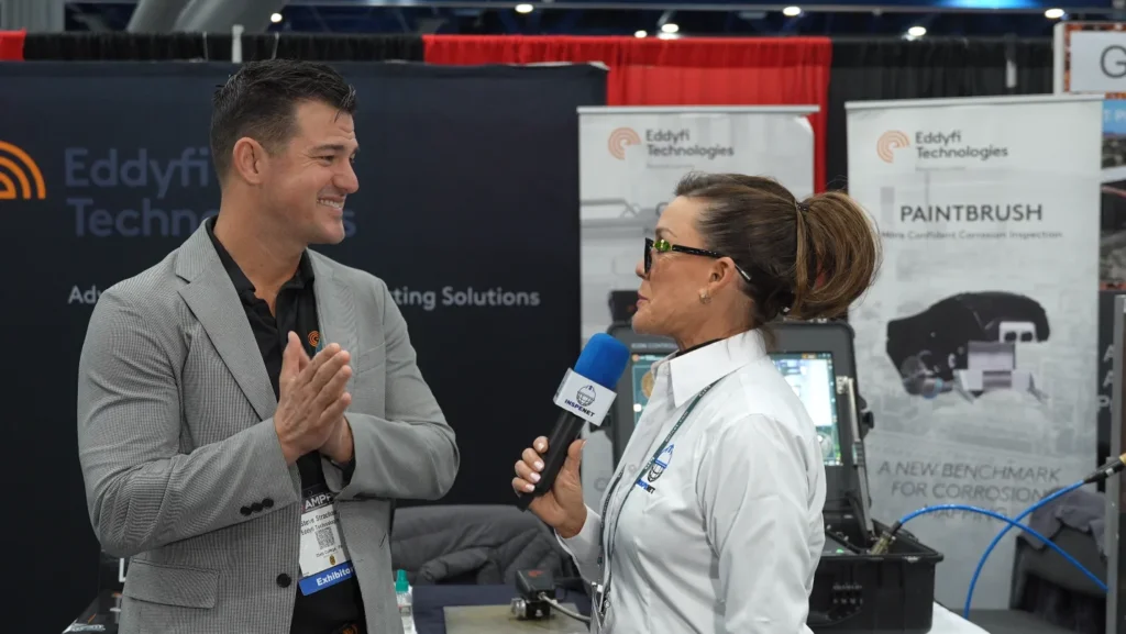 Inspección no destructiva en entrevista a Steve Strachan en stand de Eddyfi Technologies.