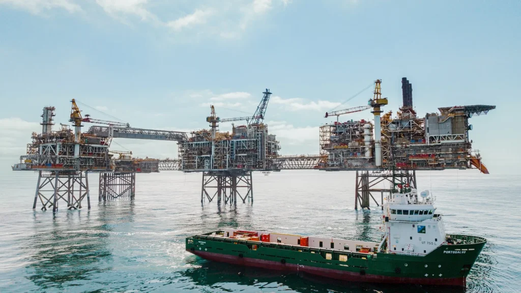Buzzard platform in the North Sea during offshore automation work and modernization of industrial systems.