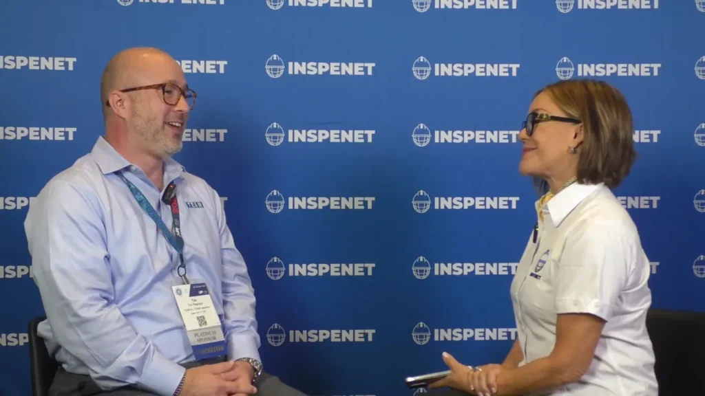 Tim Pearson durante una entrevista sobre integridad de activos en API Summit 2026.