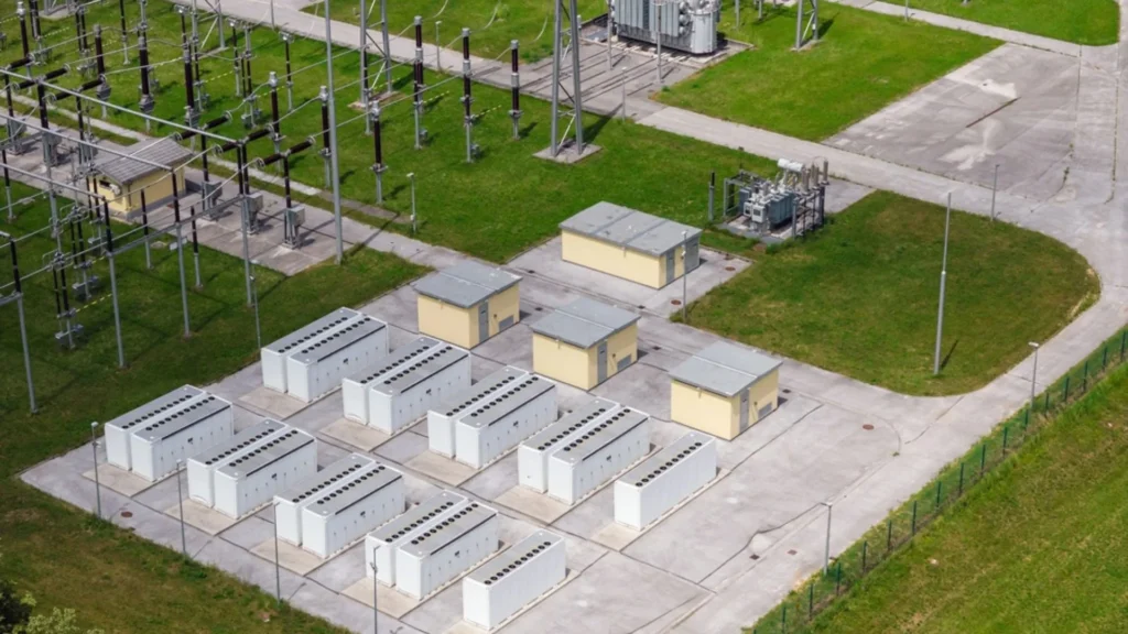 Econergy impulsa Părău 2 con almacenamiento de energía mediante baterías.